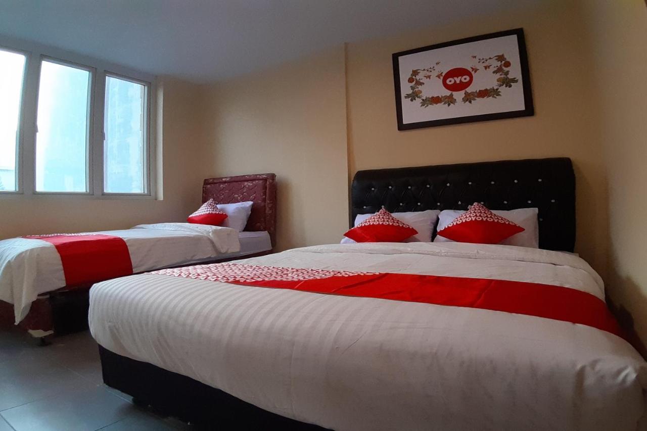 Oyo 1053 Angelyn Home Stay Medan Eksteriør bilde