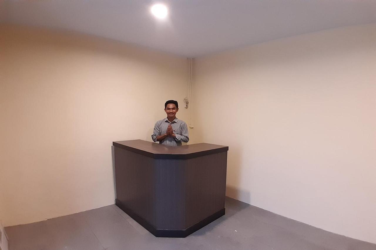 Oyo 1053 Angelyn Home Stay Medan Eksteriør bilde