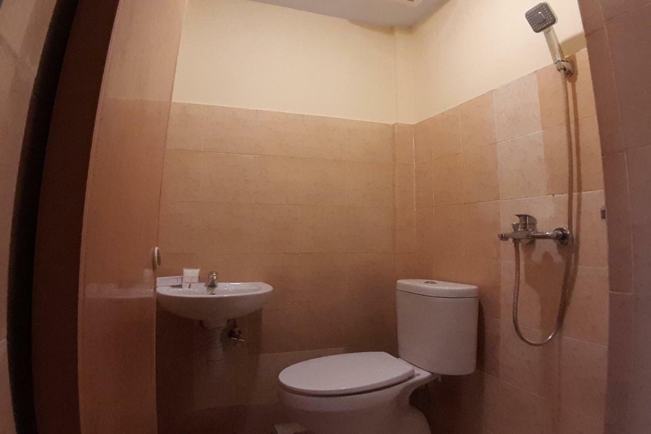 Oyo 1053 Angelyn Home Stay Medan Eksteriør bilde