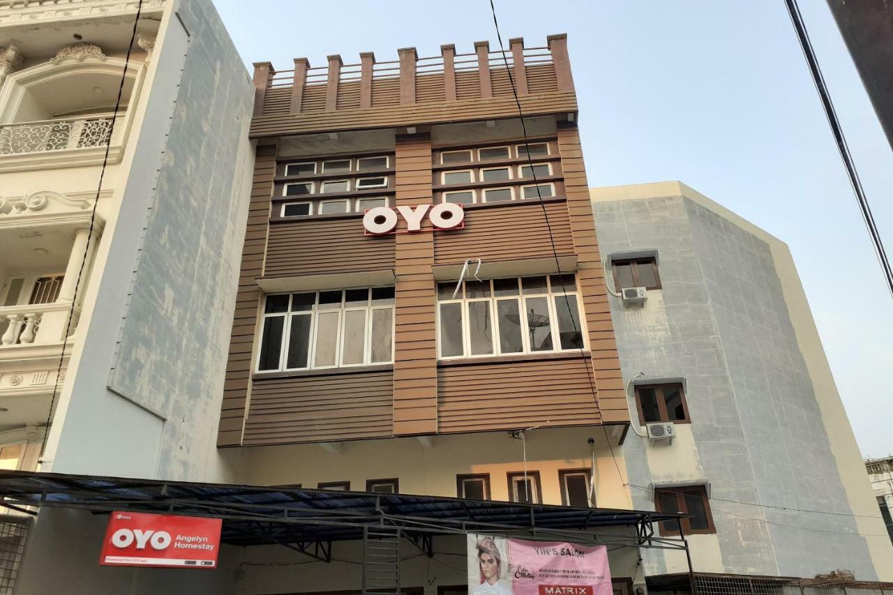 Oyo 1053 Angelyn Home Stay Medan Eksteriør bilde