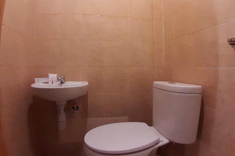 Oyo 1053 Angelyn Home Stay Medan Eksteriør bilde